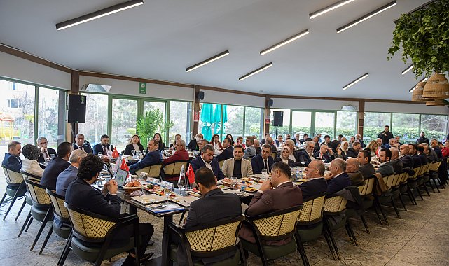 Esenyurt Belediye Başkan Vekili Aksoy, Esenyurt'ta görev yapan muhtarlarla görüştü