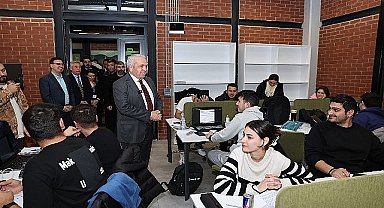 Finallere hazırlanan öğrencilere Başkan'dan çorba ikramı