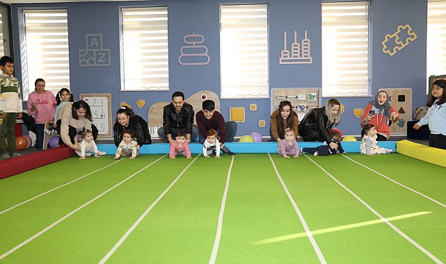 Gaziantep Bebek Kütüphanesi'nde Bebek Emekleme Yarışması düzenlendi