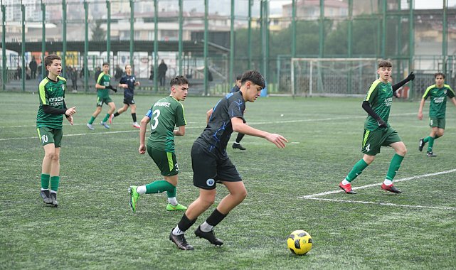 Gemlik Belediyespor, Elmasbahçelerspor karşılaşmasında 6 – 1 galip