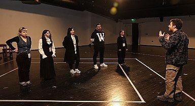 Genç Nilüfer Kent Tiyatrosu'nun yeni ekibi belirlendi