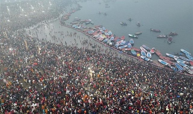 Hindistan'da hac ziyaretinde onlarca kişinin ezilerek öldüğünden korkuluyor