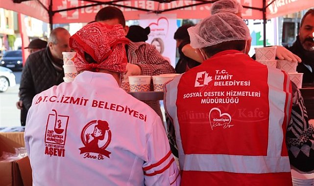 İzmit Belediyesi, Darıca’da sıcak yemek hizmeti sunmaya devam ediyor