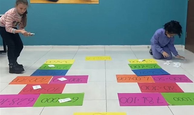 KAYMEK’te çocuklar çarpma işlemini seksek oyunuyla keşfetti