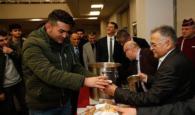Kayseri Büyükşehir Belediyesi, ihtiyaç sahibi ailelere yönelik yardımlarını sürdürüyor