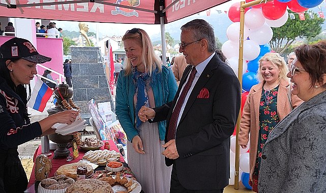 Kemer'de “Bana Ülkeni Tanıt Festivali