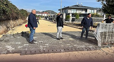 Kemer'de yol ve kaldırım çalışması