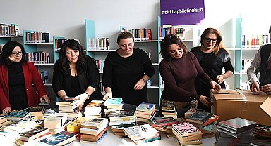 Kitaplar bilet oldu kütüphane rafları doldu
