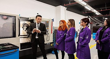 Konak'ta tabular yıkılıyor: Kadınlara CNC operatörlüğü eğitimi