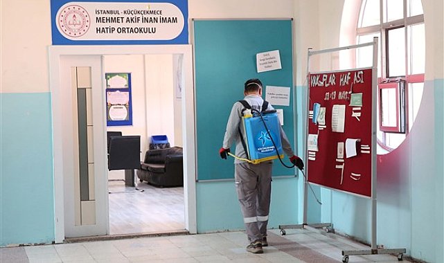 Küçükçekmece'de okullarda ilaçlama ve dezenfeksiyon çalışması yapıldı