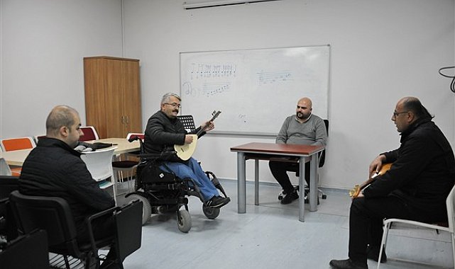 Malatya'da engelli bireylere yönelik müzik kursları devam ediyor