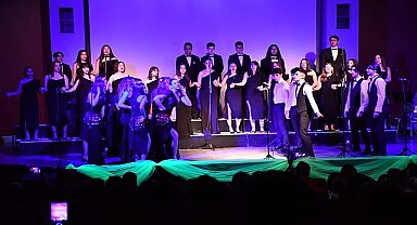 Manisa Büyükşehir Belediyesi Çok Sesli Korosu'ndan Muhteşem Konser