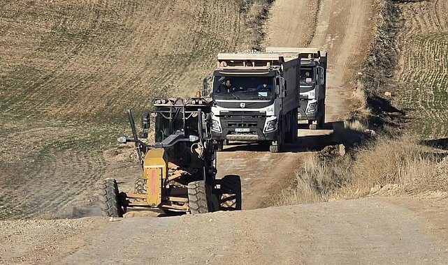 Mardin Mazıdağı Belediyesi, yol çalışmalarına devam ediyor