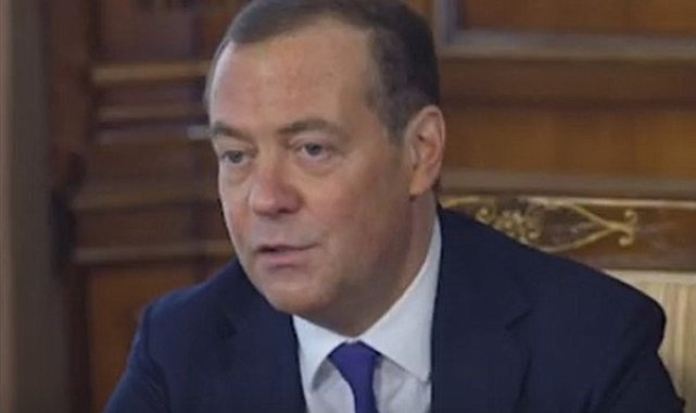 Medvedev: Batı, her zaman kendi iradesini dış aktörlere dayatmaya çalıştı