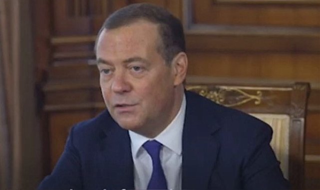 Medvedev Rus halkı adına Zelensky'den kişisel intikam sözü verdi