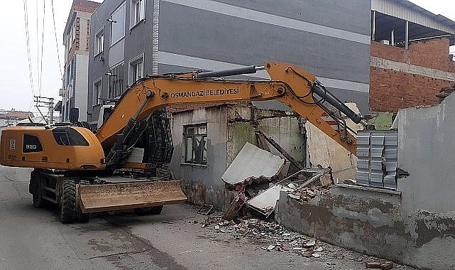 Metruk bina yıkımları yeni yılda hız kazandı