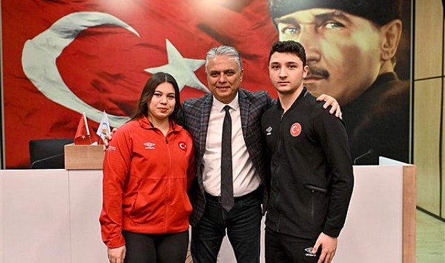 Kudüs Şairi Mehmet Akif İnan, vefatının 25'inci yıl dönümünde mezarı başında anıldı