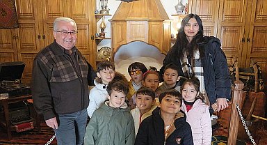 Minikler Kültür Evi'ni ziyaret etti