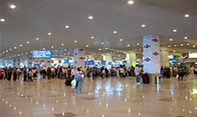 Moskova'da 3 ve diğer 4 havalimanında uçuşlar askıya alındı