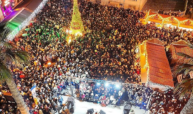 Mudanya yeni yıla binlerce kişi ile girdi
