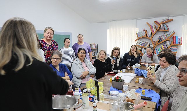 Muğla Büyükşehir Belediyesi'nden kadınlara balmumu eğitimi
