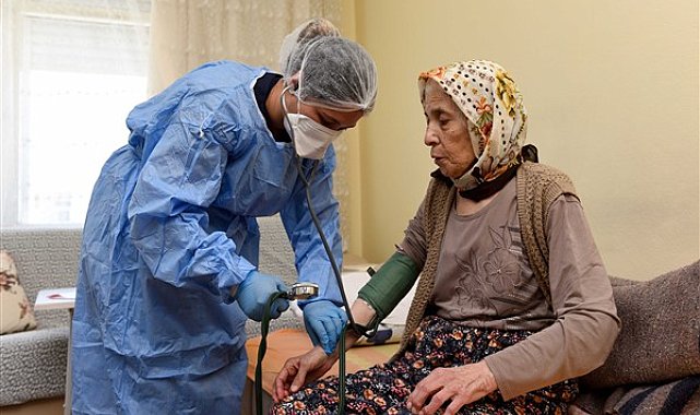 Muratpaşa'da 2024 yılında 10 bin 204 kez evde bakım hizmeti verildi