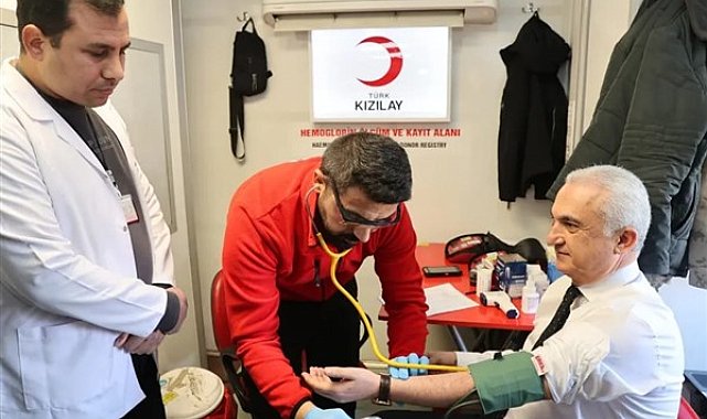 Muş Valisi Çakır, kan bağışı kampanyasına destek verdi