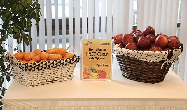 Nöbetçi Kitaphanelerde Başkan Taban'dan öğrencilere ikram