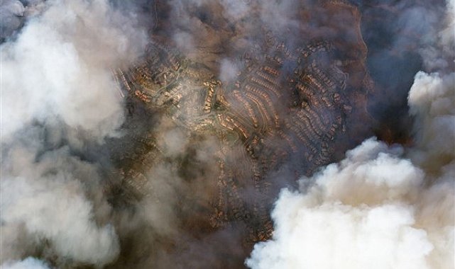 Orman yangınları, küresel ısınmasıya neden olan CO2 seviyesinde rekor sıçramaya yol açıyor