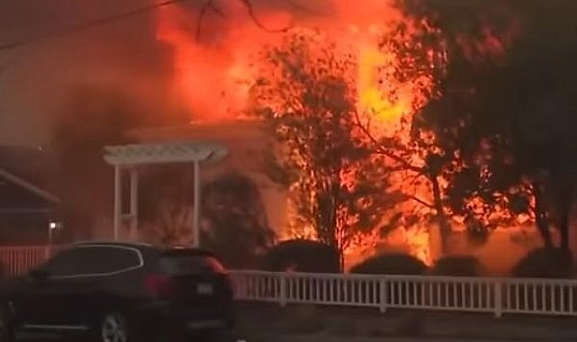 Orman yangınları nedeniyle Los Angeles'te olağanüstü hal ilan edildi