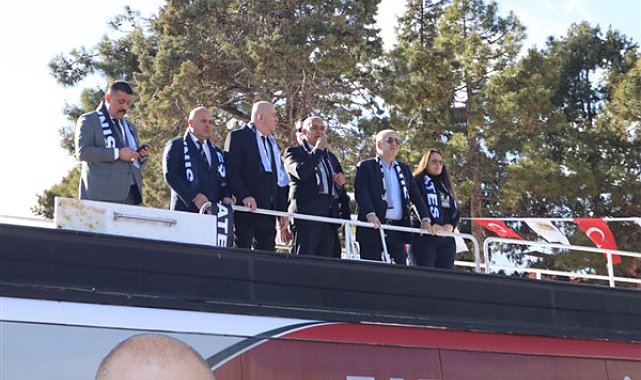 Özdağ: Türk milletinin milli direncini meydanlara ve sokaklara taşımaya kararlıyız