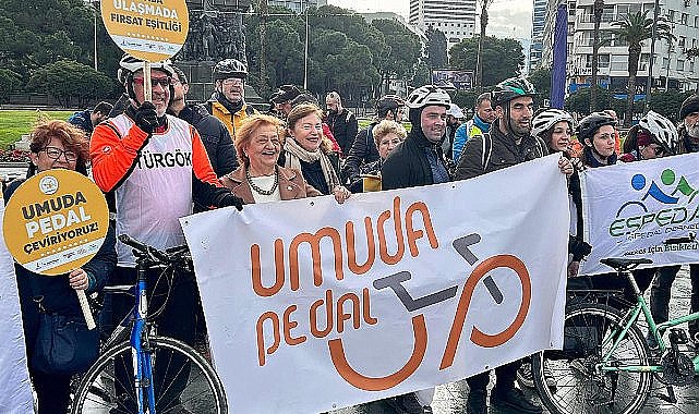 Pedallar daha fazla kabartmalı kitap için çevrildi