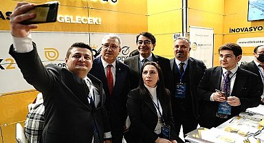 Rektör Prof. Dr. Budak, “Ege Kariyer Fuarı, öğrencilere kariyer planlarında yeni ufuklar açacak