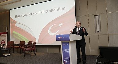 Rektör Ünüvar, Türkiye-Umman Bilgi Diyaloğu Sempozyumu'nda Türkiye'nin Sağlıktaki Başarı Hikayesini Anlattı