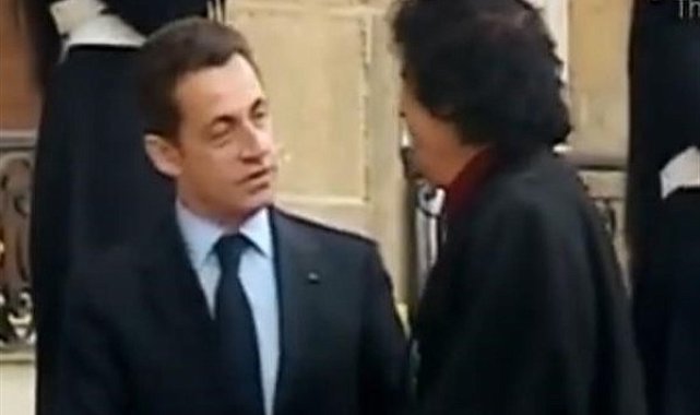 Sarkozy, Kaddafi'den yasadışı fon aldığı iddiasıyla mahkeme önünde