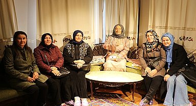 Saruhanlılı Kadınlar Manisa'yı Adım Adım Gezdi