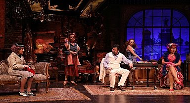 Şehrin Tiyatrosu “Gidiş Dönüş Moskova (Retro)