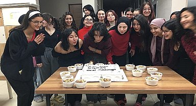 Sosyal Tesislerde kalan gençler yılbaşı gecesi yalnız bırakılmadı