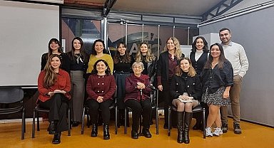 Türkiye'de sistemik terapiye dair kapsamlı bir kaynak hazırlandı: 'Terapi Odasına Sistemik Bakış'