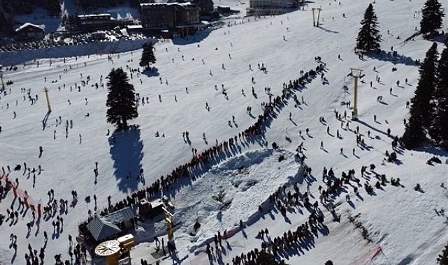Uludağ'da kar kalığını 68 cm telesiyej sırası 100 metre