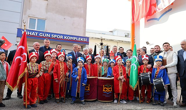 Vali Doğan, karne dağıtım törenine Arifiye Bekir Sıtkı Durgun İlkokulunda katıldı