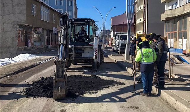 Van Büyükşehir Belediyesi’nden yol ve bakım onarım çalışması