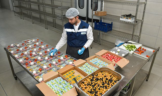 Yaşlı ve engellilerin evinde her gün “Gönül Sofraları” kuruluyor