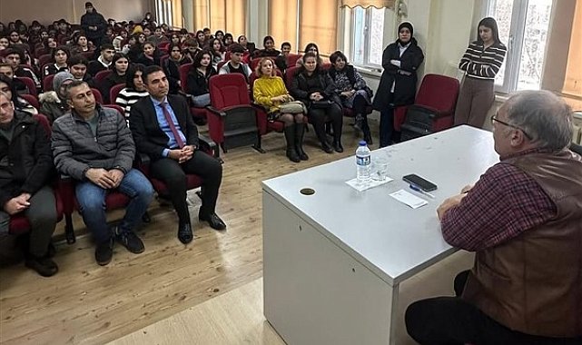 Yazar Şeyhmus Diken, Diyarbakır'da gençlerle buluştu