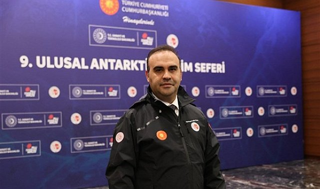 Bakan Kacır: Sefer boyunca kıtada 19 bilimsel proje ve çalışmaya imza atılacak