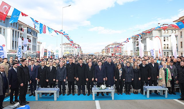 Bakan Tunç, Gaziantep'te düzenlenen anma törenlerine katıldı