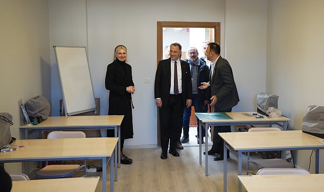 Başkan Çatık, Hatay Çekmece Mahallesi’nde bulunan eğitim merkezini ziyaret etti