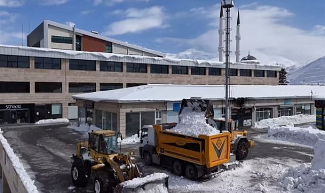 Bitlis Belediyesi'nde karla mücadele çalışmaları sürüyor