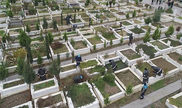 Manisa’da mezarlık bakım ve onarım çalışmaları devam ediyor