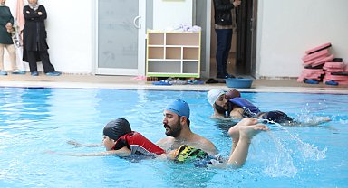 Mola Evleri ve Aktif Yaşam Merkezindeki engellilere yönelik hidroterapi eğitimi yapıldı